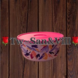 Tupperware Winter Cure Serving Bowl